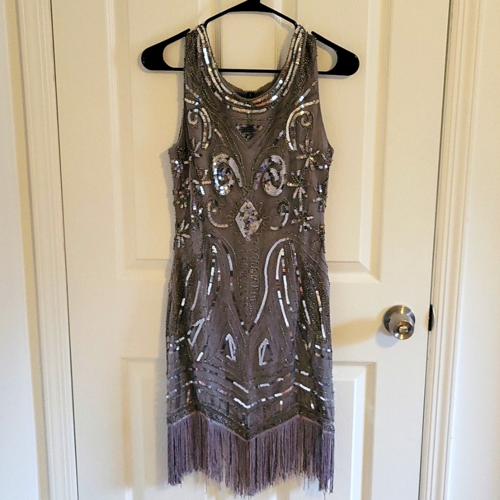 1920s style womens flapper dress, gray